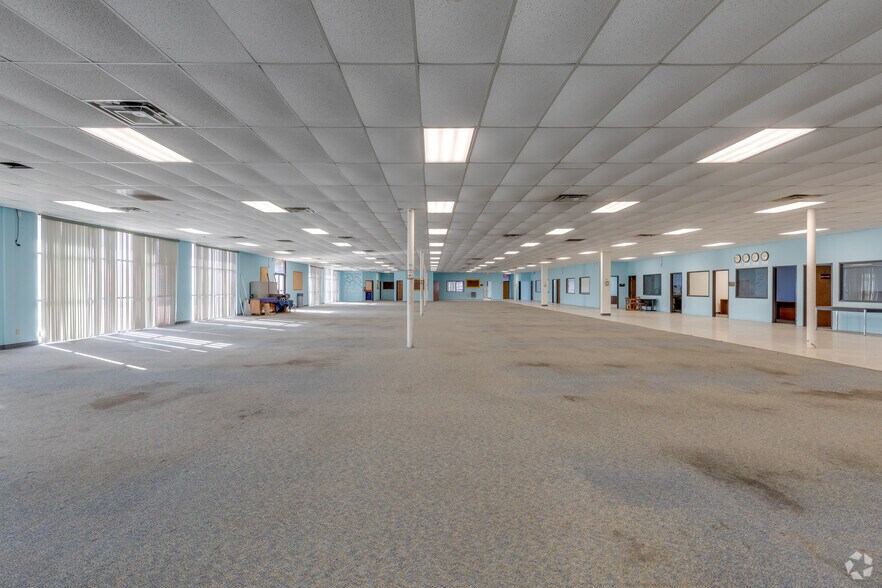 More Photos Of 1801 SW 11th St, Lawton Office For Sale