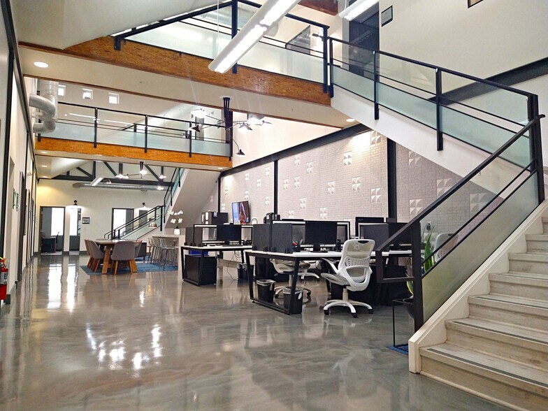 6911 Pistol Range Rd, Tampa, FL 33635 Lofts/Showrooms For Lease