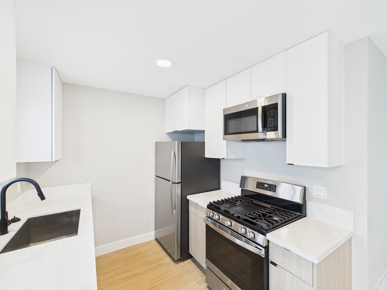 More Photos Of 221 S Nevada St, Oceanside Apartments For Sale