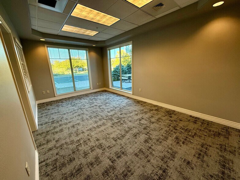 More Photos Of 486 SW Bluff Dr, Bend Office For Lease