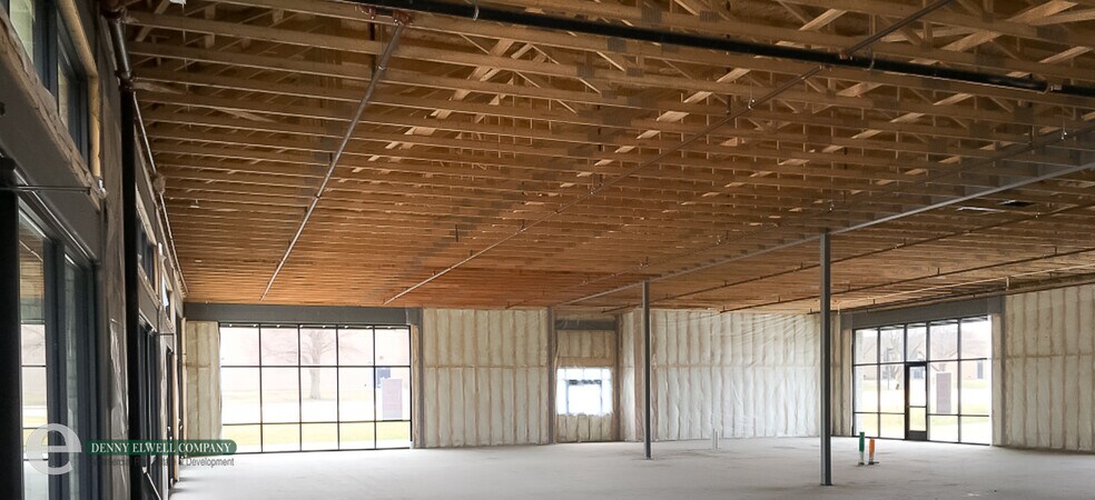 More Photos Of 1510 Ankeny Blvd, Ankeny Storefront Retail Office For Lease