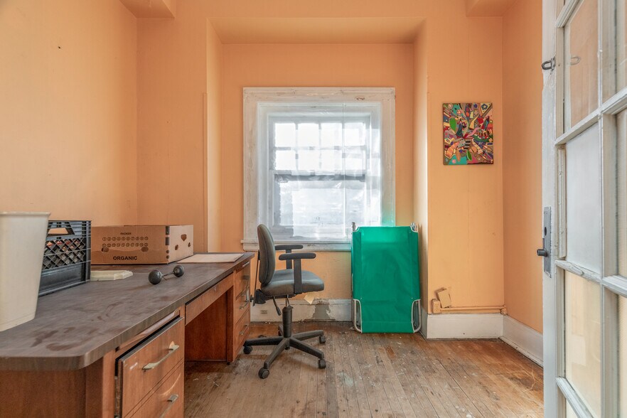 More Photos Of 1411 Locust St, Saint Louis Shelter For Sale