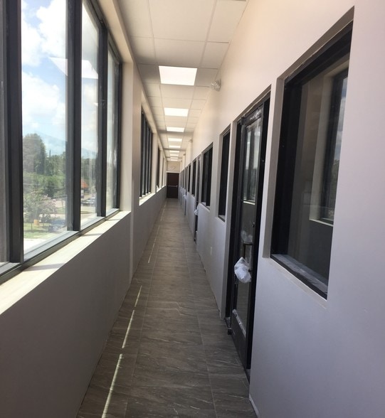 More Photos Of 701 Pin Oak Rd, Katy Storefront Retail Office For Lease