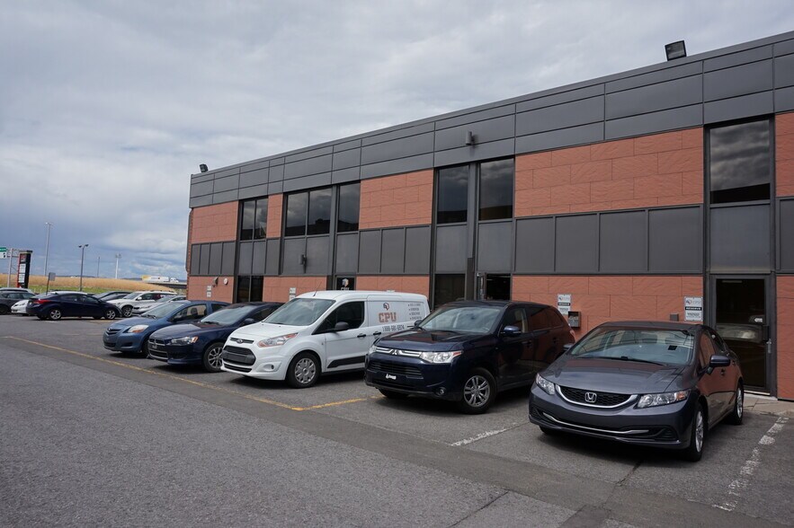More Photos Of 2323 Boul du Versant-Nord, Québec Office For Lease