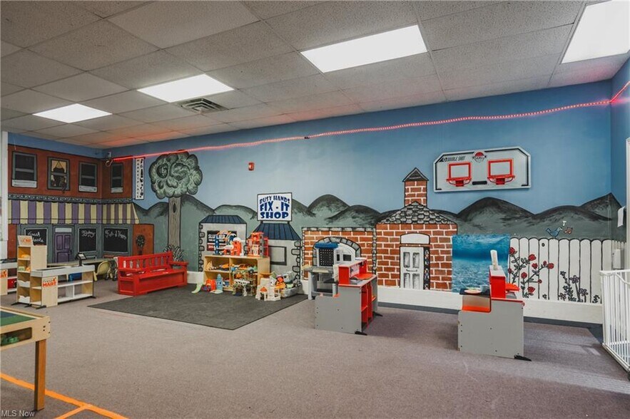 More Photos Of 1800 Grand Central Ave, Vienna Office For Sale