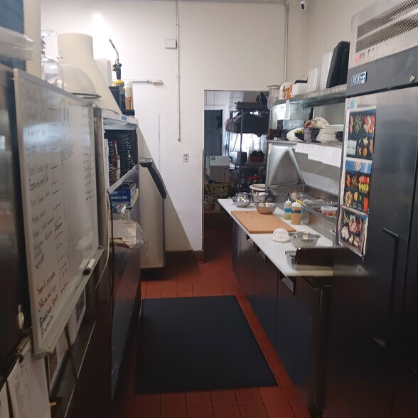 More Photos Of 4729 E Olympic Blvd, Los Angeles Storefront Retail Residential For Lease
