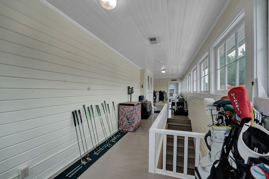 More Photos Of 8325-8337 SE 17th Ave, Portland Freestanding For Sale