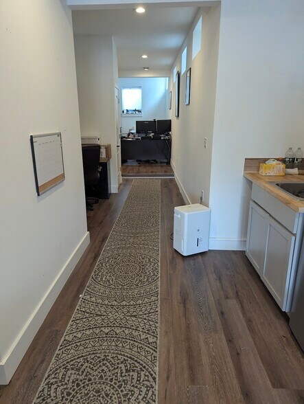 More Photos Of 123 W Main St, Middletown Storefront Retail Office For Lease