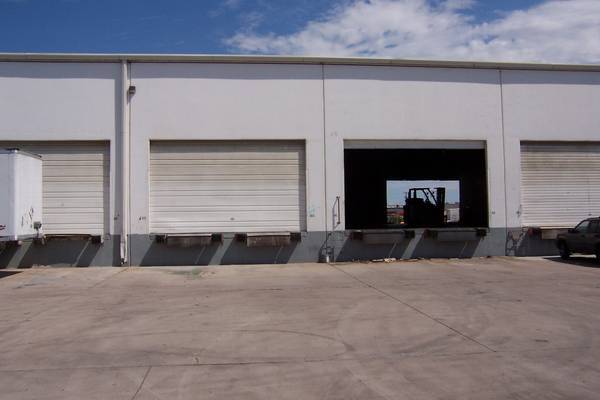 Primary Photo Of 1315 E Gibson Ln, Phoenix Warehouse For Lease