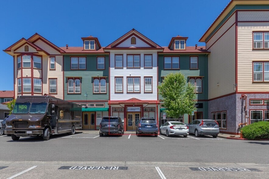 More Photos Of 220 Windsor River Rd, Windsor Apartments For Sale