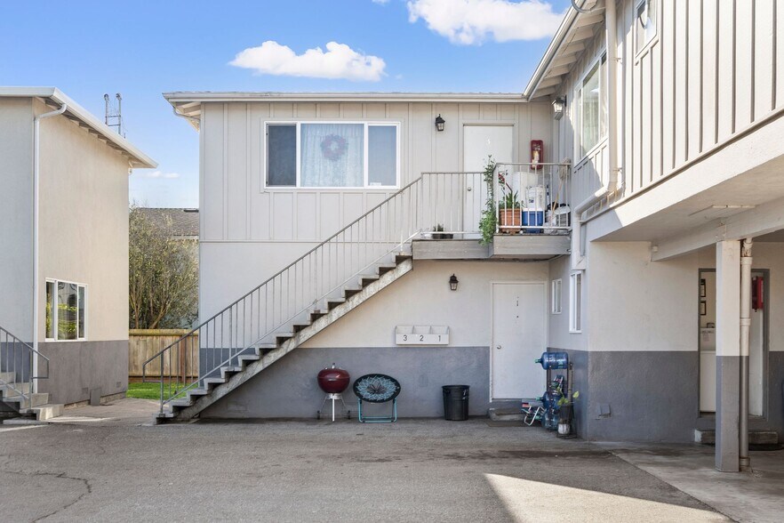 More Photos Of 466 Willow Ave, Half Moon Bay Apartments For Sale
