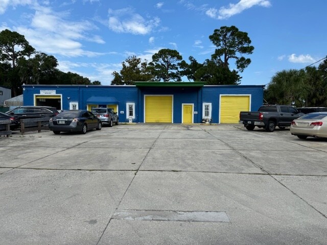 More Photos Of 333-337 Carswell Ave, Daytona Beach Warehouse For Lease