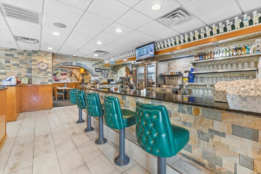 More Photos Of 232 W Moorestown Rd, Wind Gap Restaurant For Sale