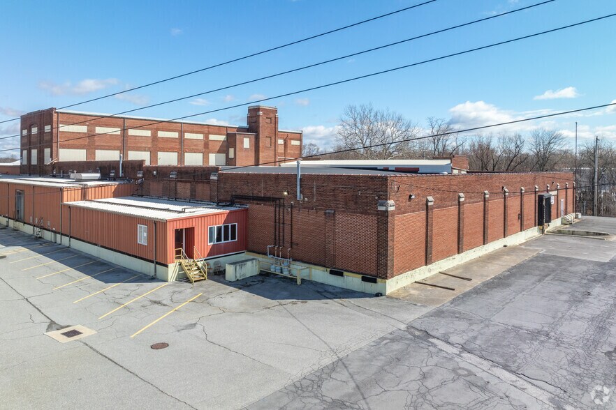 More Photos Of 305 W Commerce St, Chambersburg Industrial For Sale