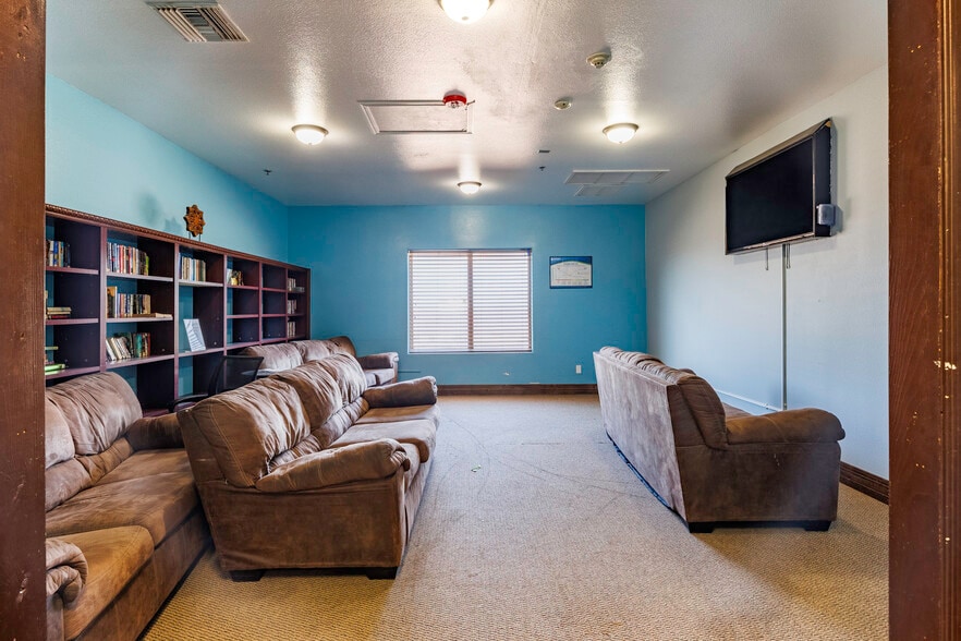 More Photos Of 16286 S Sunland Gin Rd, Arizona City Rehabilitation Center For Sale
