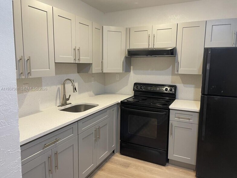 More Photos Of 1471 NW 22nd St, Fort Lauderdale Multifamily For Sale