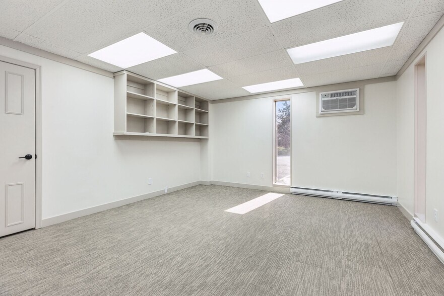 More Photos Of 295 Marie Ave E, West Saint Paul Flex For Lease