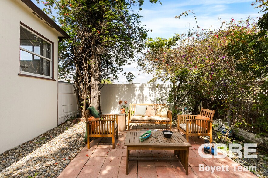More Photos Of 2302 32nd St, Santa Monica Apartments For Sale