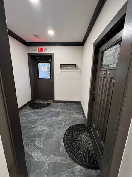 More Photos Of 181 N Montello St, Brockton Service For Lease