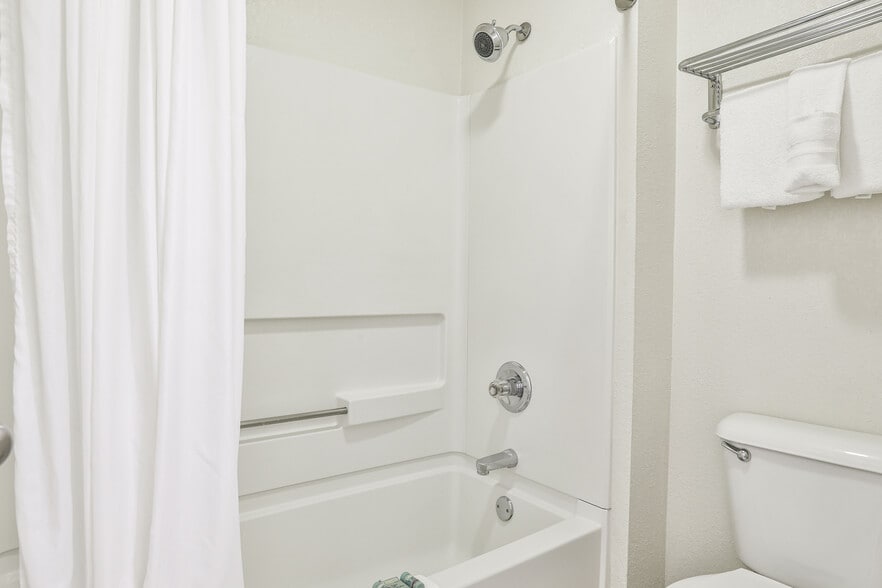 More Photos Of 43 Coosawatee Drive, East Ellijay Hotel For Sale