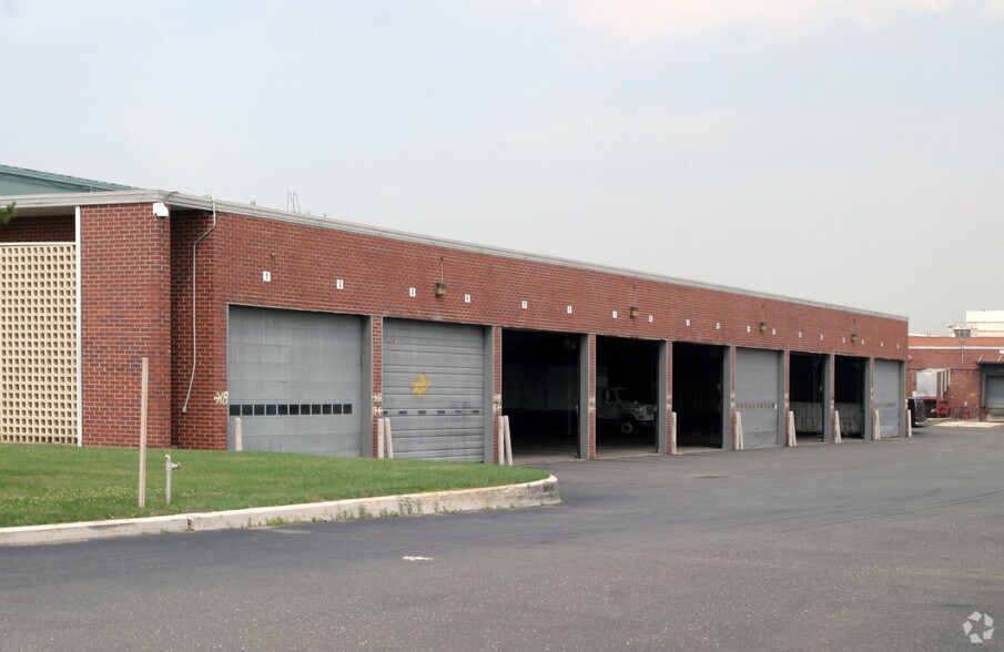 More Photos Of 4000 Bordentown Ave, Sayreville Manufacturing For Lease