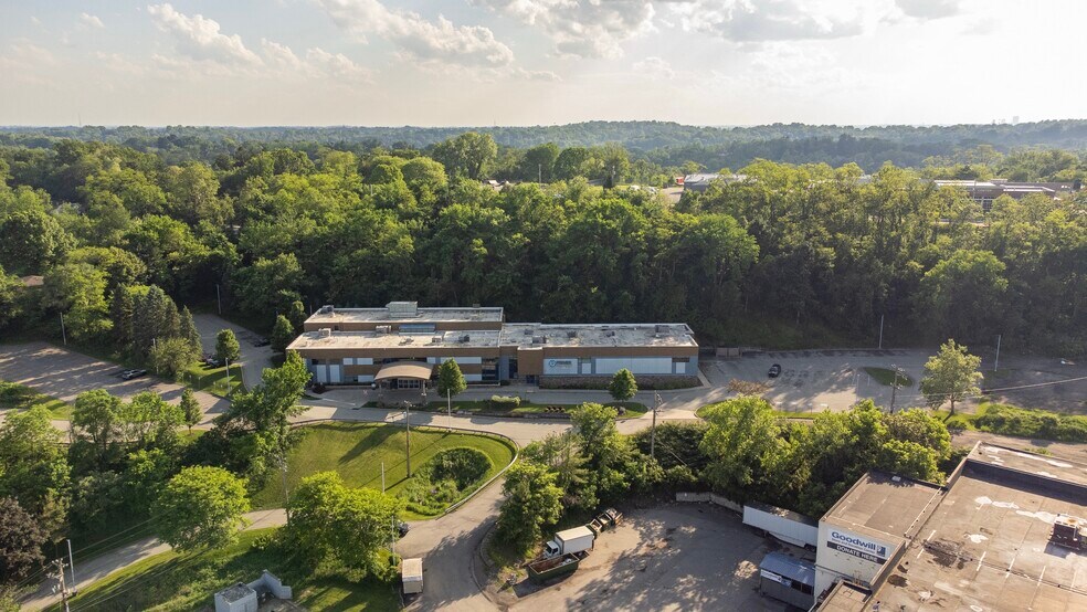 More Photos Of 310 Rodi Rd, Pittsburgh Medical For Sale
