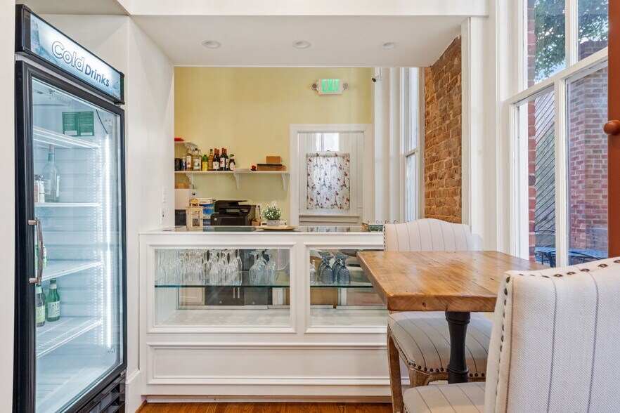 More Photos Of 12 Culpeper St, Warrenton Restaurant For Sale