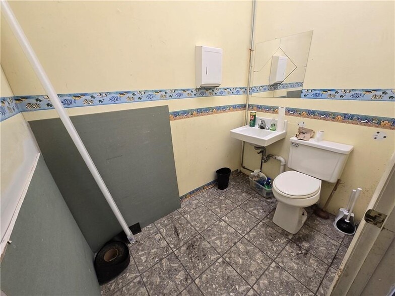 More Photos Of 2803 Brewerton Rd, Mattydale Freestanding For Sale