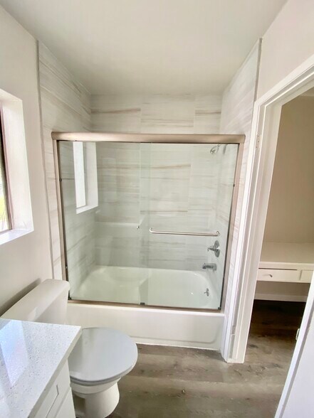 More Photos Of 1014 N Oxford Ave, Los Angeles Apartments For Sale