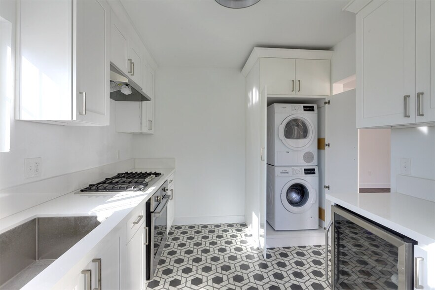 More Photos Of 3365-3373 3/4 Hamilton Way, Los Angeles Apartments For Sale