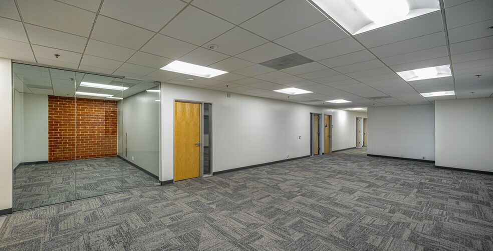 More Photos Of 15148 Bledsoe St, Sylmar Unknown For Lease