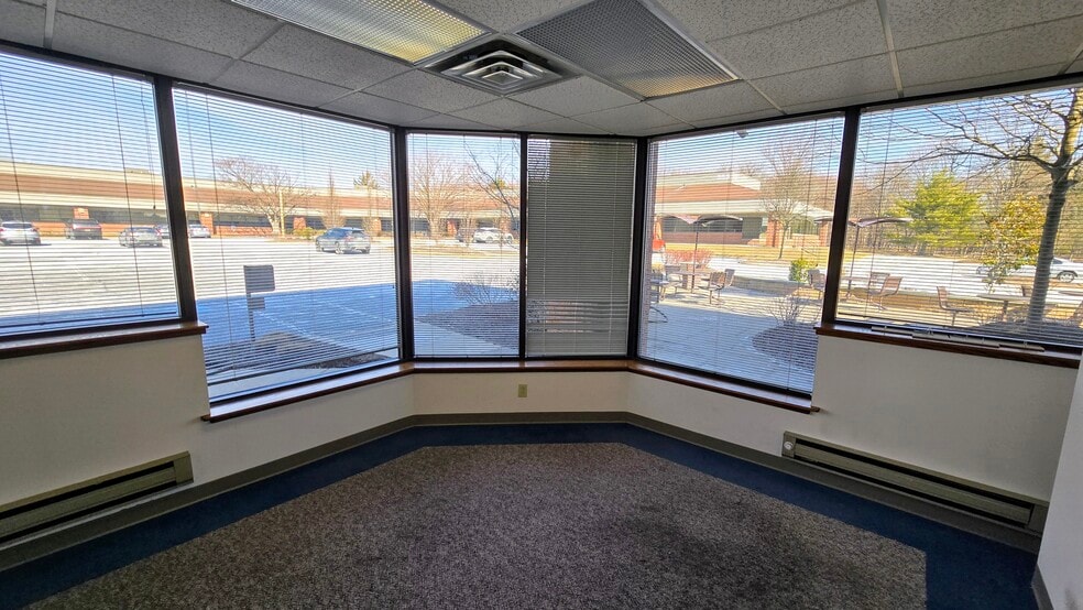 More Photos Of 255 Business Center Dr, Horsham Township Office For Lease