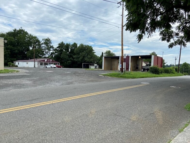 929 Newbern Rd, Pulaski, VA 24301 Carwash For Sale
