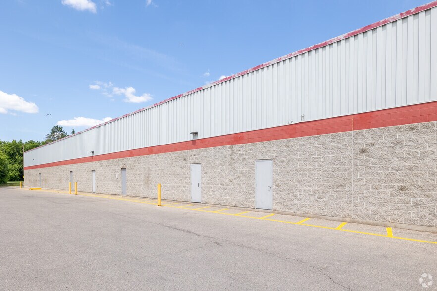 More Photos Of 130 Young St, New Tecumseth General Retail For Lease