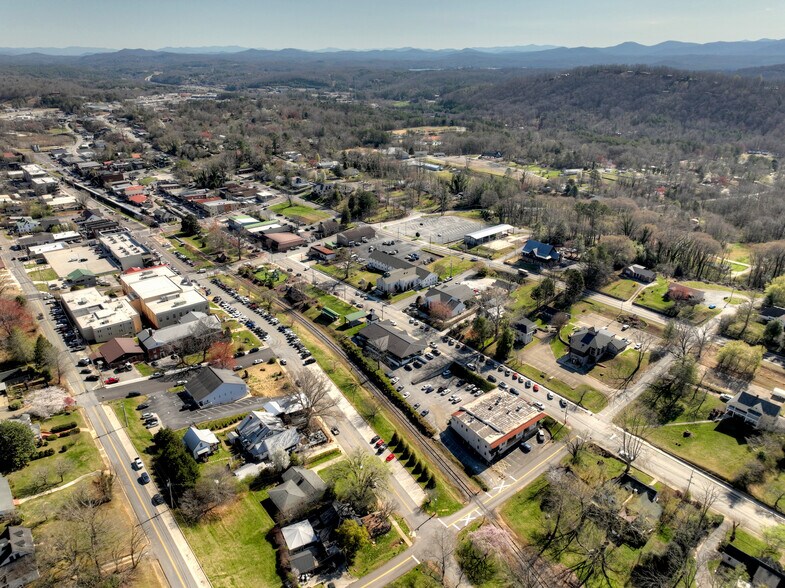 More Photos Of 990 E Main St, Blue Ridge Office For Sale