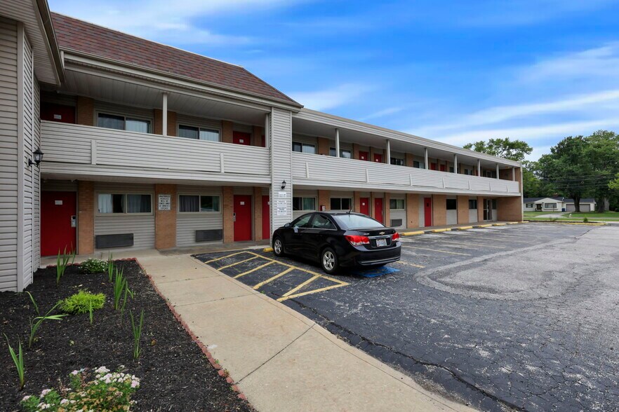 More Photos Of 22115 Brookpark Rd, Cleveland Hotel For Sale