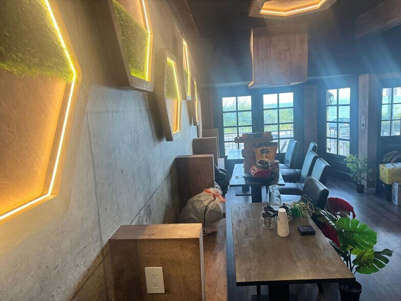 More Photos Of 15081 Marine Dr, White Rock Restaurant For Sale