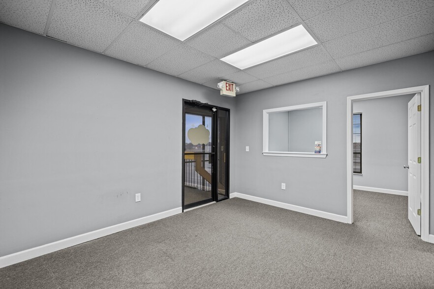 More Photos Of 4171-4193 Crescent Dr, Saint Louis Medical For Sale
