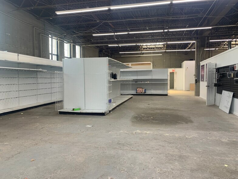 More Photos Of 1385 Seabury Ave, Bronx Warehouse For Lease