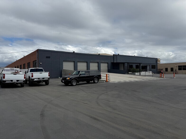 More Photos Of 9000 Bellanca Ave, Los Angeles Manufacturing For Lease