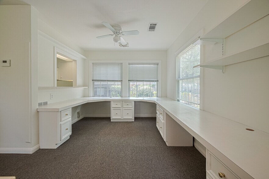 More Photos Of 826 Heights Blvd, Houston Office Residential For Sale