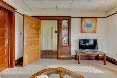 More Photos Of 707 NE 5th St, McMinnville Office For Sale