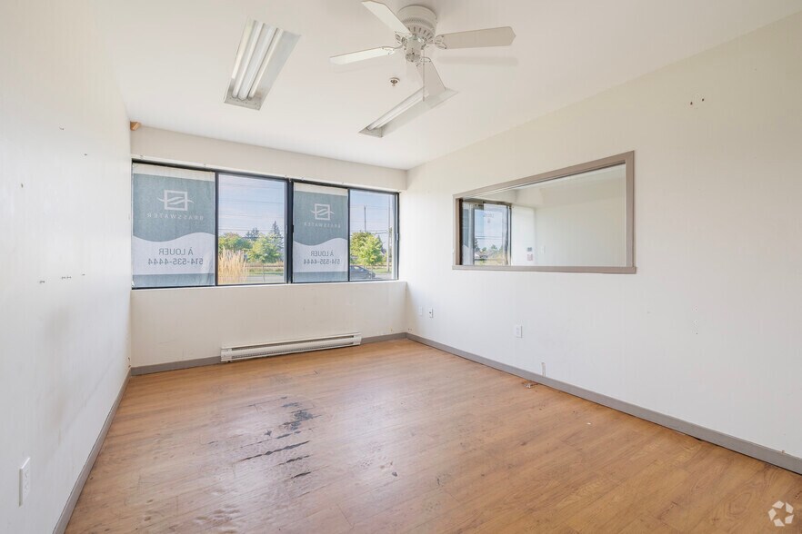 More Photos Of 4800 Boul Kimber, Longueuil Warehouse For Lease