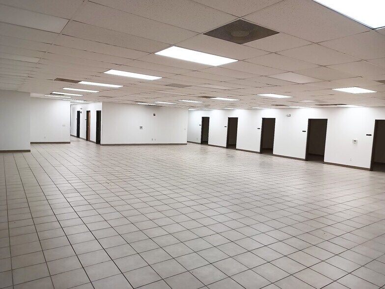 More Photos Of 1060 MacKintosh Dr, Brownsville Office For Sale