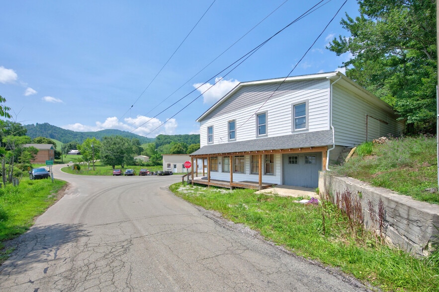 More Photos Of 11 Mount Zion Rd, Elk Creek Freestanding For Sale