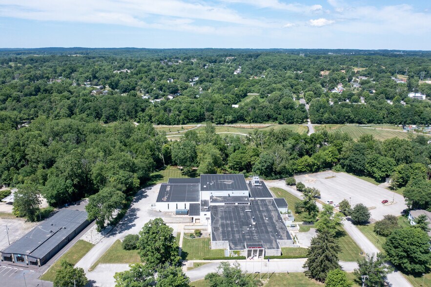 More Photos Of 1900 S Walnut St, Bloomington Manufacturing For Sale