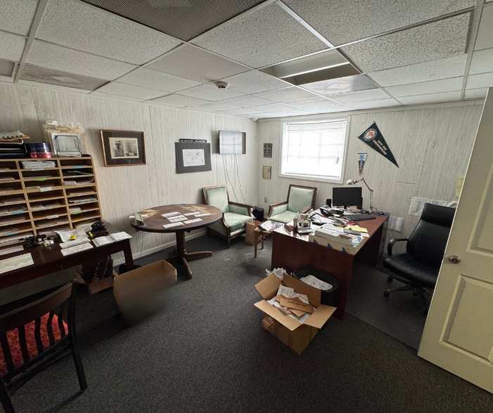 More Photos Of 4767 Rivers Ave, Charleston Warehouse For Lease