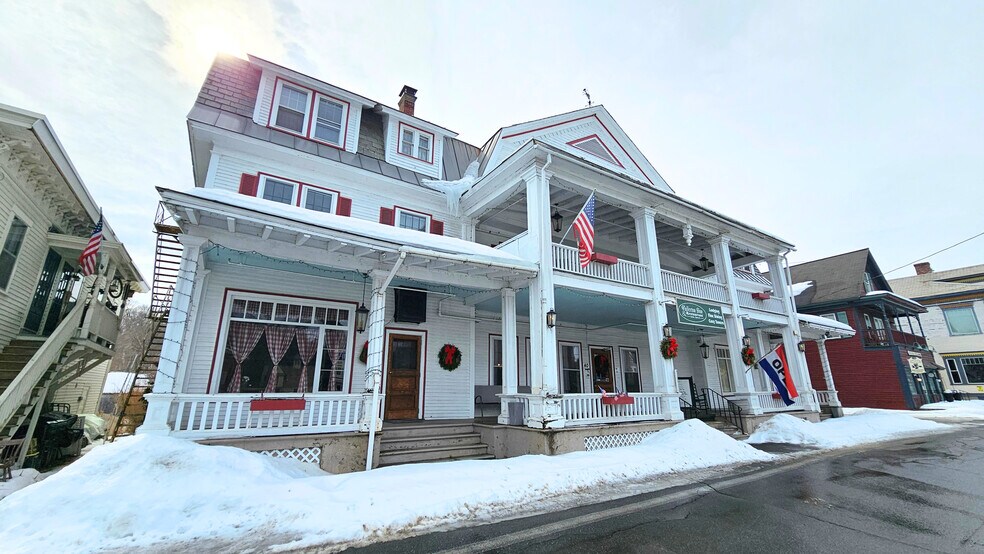 More Photos Of 40 Common St, Chester Hotel For Sale