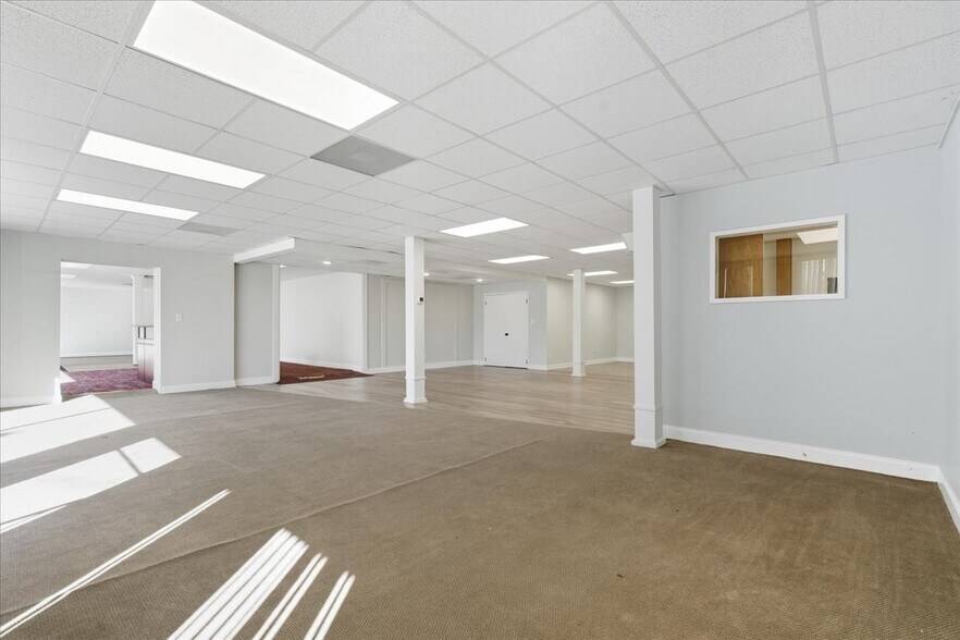 More Photos Of 778 Westover Dr, Danville Showroom For Sale
