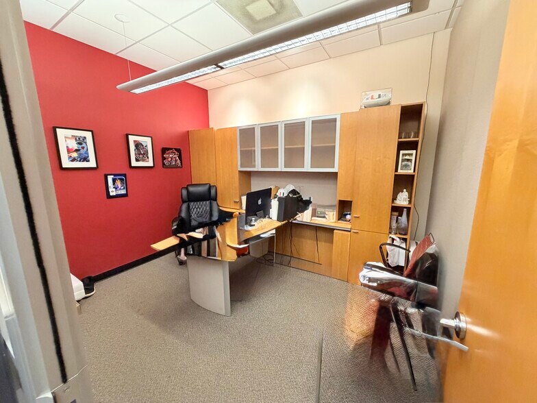 More Photos Of 1239 E Newport Center Dr, Deerfield Beach Office For Sale